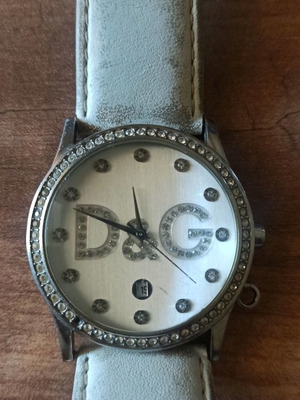 Ρολόι Dolce & Gabbana γυναικείο μεταχειρισμένο με φθαρμένο λουράκι