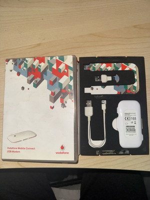 Vodafone Mobile Connect USB модем Huawei E272 като нов, пълен комплект