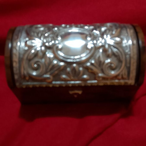 Small jewelry box with 925 silver cover