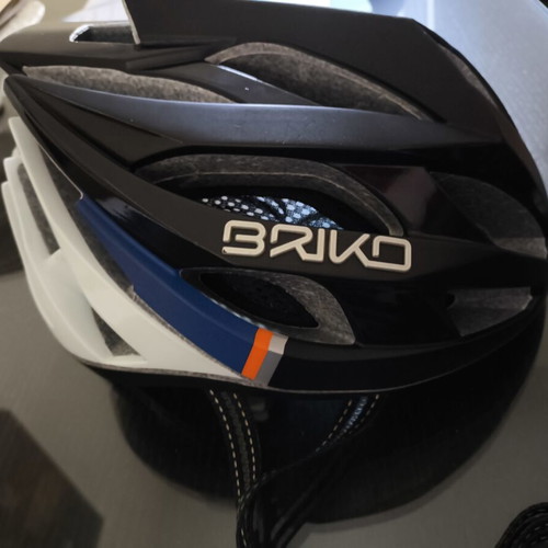 Briko children's bicycle helmet used, in-molding construction