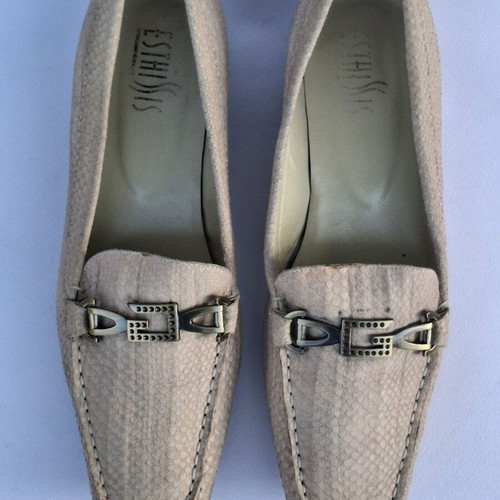 Esthissis leather moccasins size 39 like new beige