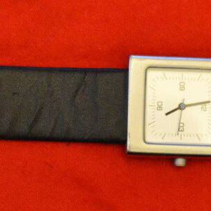 Axess women's watch with leather strap, like new, quartz