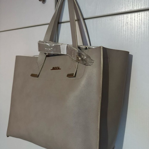 Doca shoulder bag like new, beige and gray with pouch and strap