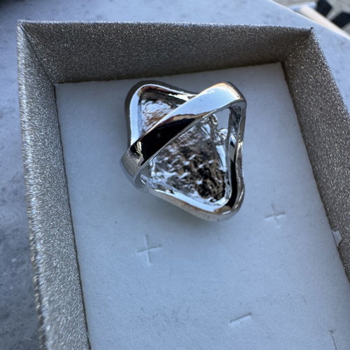 Ring size 9 new, green and silver