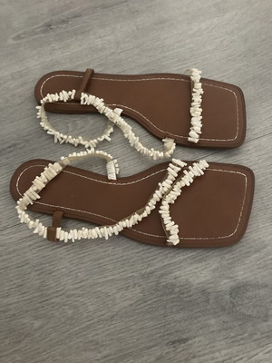 Zara sandals with white beads, refurbished, size 39
