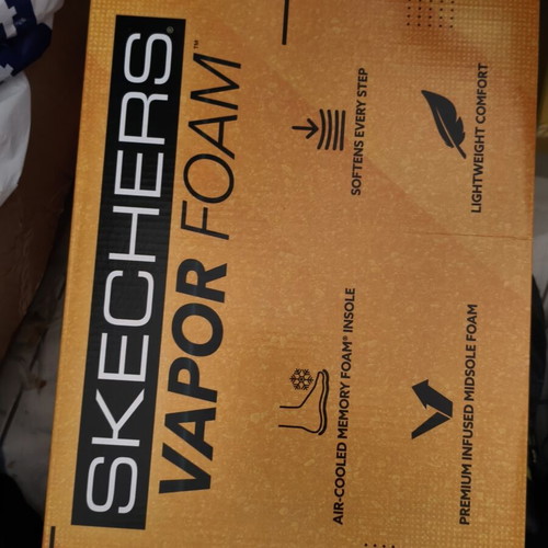 Sketchers Vapor Foam 44 Black Athletic Shoes like new