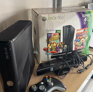 Xbox 360 Slim +Kinect+Controller