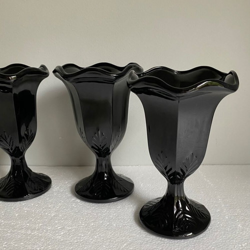 Vintage set of 4 black footed dessert glasses Fidenza Italy like new