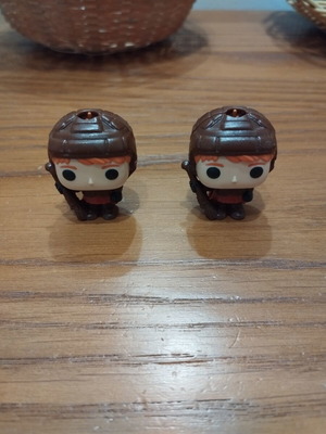 Kinder figures like new, set of 2