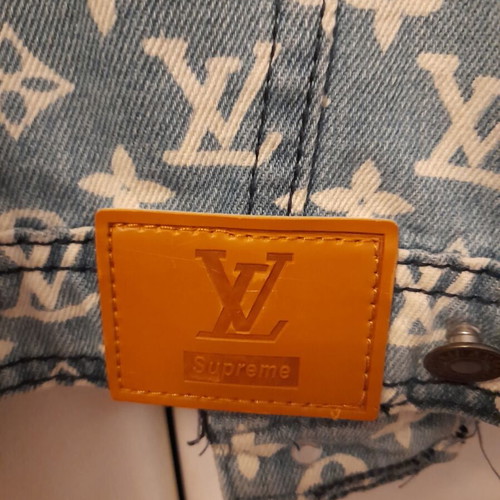 Branded denim jacket like new, 100% cotton, size Medium