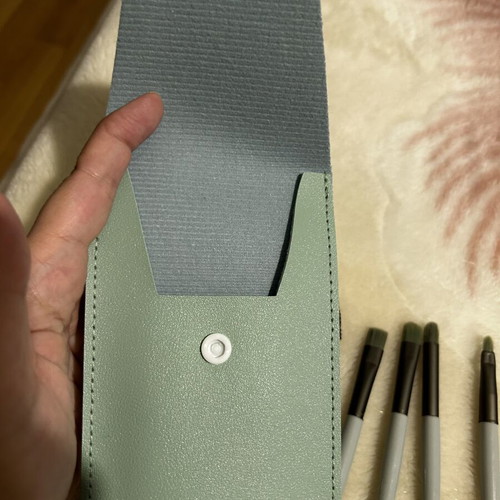 Mini Makeup Brush Set 7 Pieces with Green Handles and Case