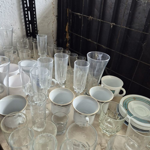 Various crystal and glass items like new, set of 85 pieces