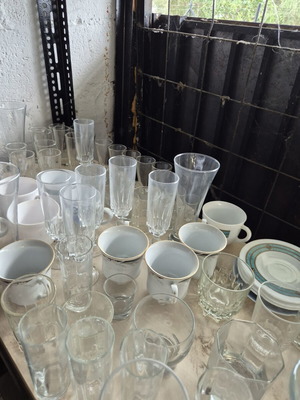 Various crystal and glass items like new, set of 85 pieces