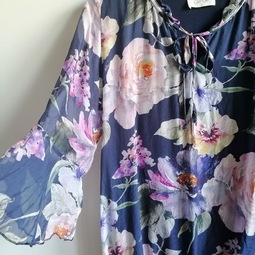 Betty Barclay silk blouse size M like new, blue