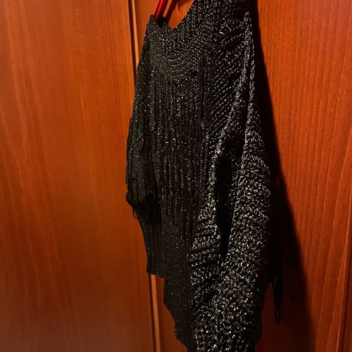 Shirt with sleeves and fringes like new, black