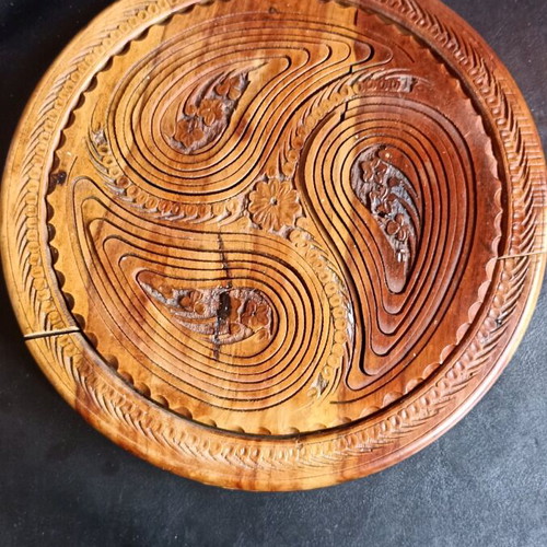 Large Handmade Carved Basket from Rosewood like new