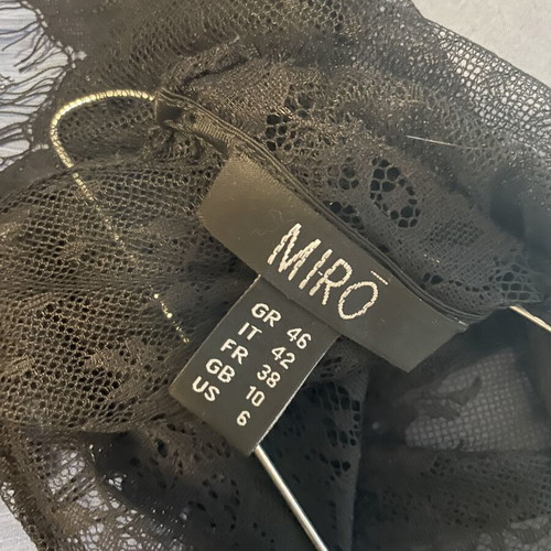 Miro collectible top like new, comfortable, size M, blue