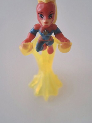 Φιγούρα Captain Marvel Kinder Surprise 100g καινούργια, σπάνια