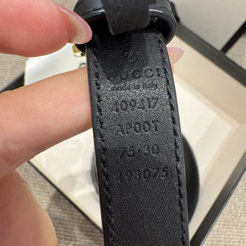 Gucci GG Marmont Thin Leather Belt size 75 like new, black and brass