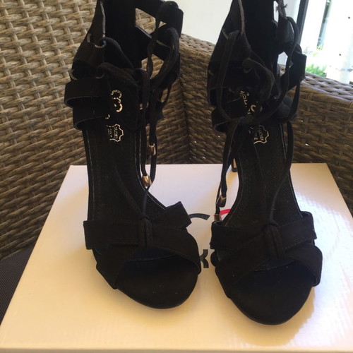 Makgio lace up sandals new, size 38, black