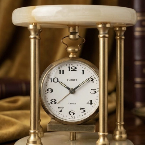 Vintage Europa mechanical analog table clock like new