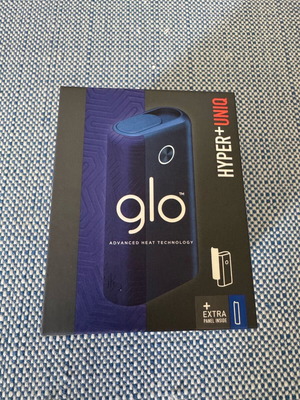 Glo Hyper+ Uniq device like new, blue color with extra cover