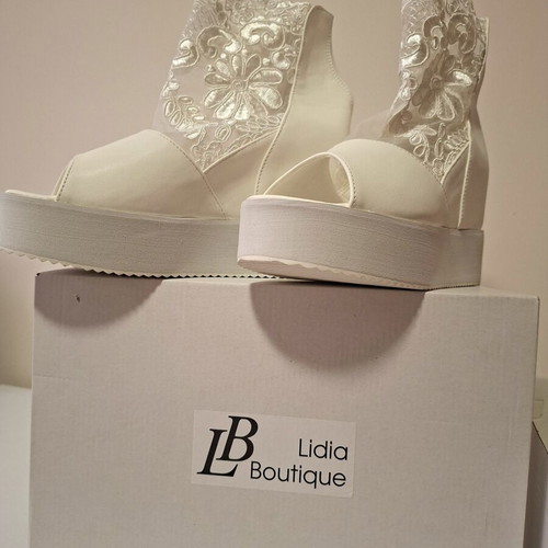 Wedding shoes new, leather and high-quality lace, size 39