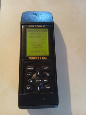 Magellan GPS 3000 XL device with case and box