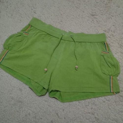 Green shorts like new, comfy