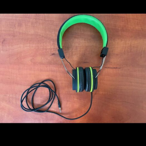 Jumpo headphones like new, wired