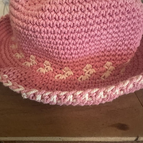Knit beach hat new, white and pink, size M