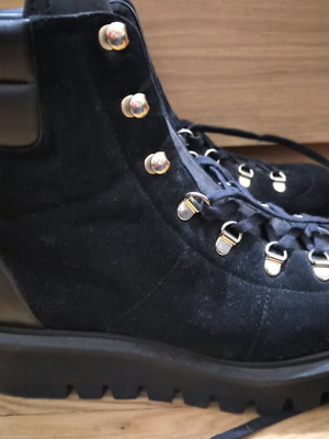 Stuart Weitzman Chalet Lug Suede and Leather Hiker Boots like new, size 40