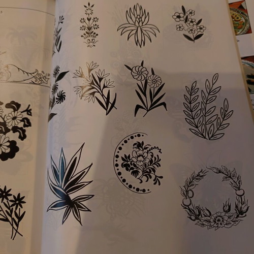 Décors et Présentations book like new, French language