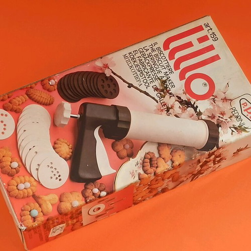 Italian biscuit maker used from the 1970s