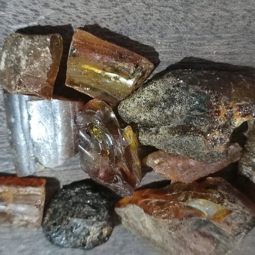 Low pressure amber unprocessed, 16 pieces, 40 grams