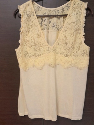 Sleeveless women's blouse used, yellow with lace