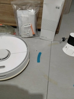 Roborock S5 MAX robot vacuum used with spare parts
