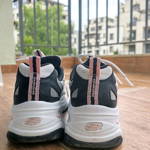 Skechers sneakers size 39-40, like new, white and pink