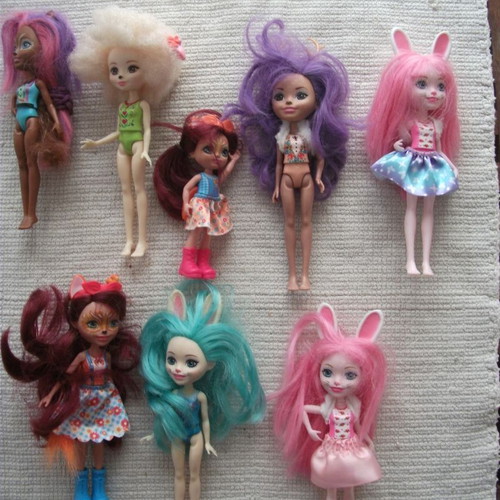 Enchantimals dolls set of 8 used, one smaller with missing clothes