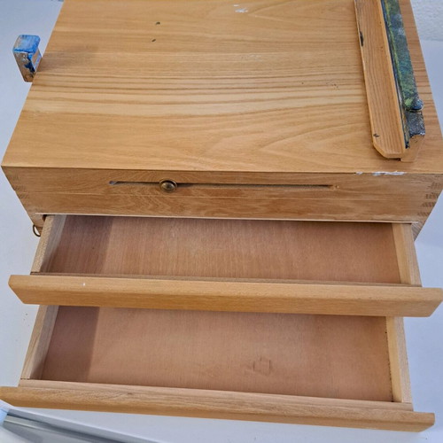 Painting stand used with 2 storage drawers