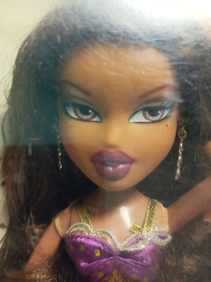 Bratz Yasmin Fashion Show Sleep Wear new with damaged box