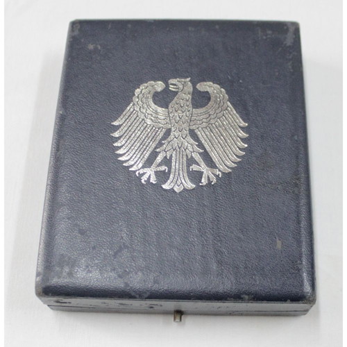 Order of Merit of the Federal Republic officer cross with boutonniere in box