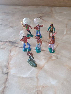 Set of 6 Indian figures by Timpo & Britains