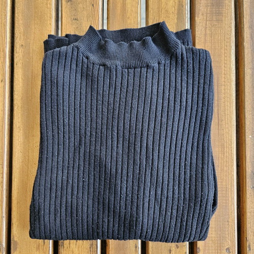 Thin sweater used with short turtleneck Bershka black size S