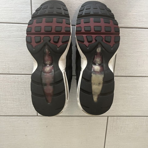 Nike Air Max 95 sneakers like new, size 44.5, black and red