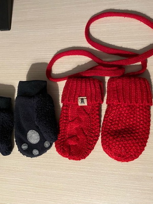 Μωρουδιακά γάντια σαν καινούργια, 2 ζευγάρια μαζί