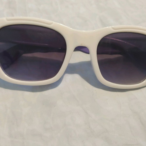 Children's sunglasses for play like new