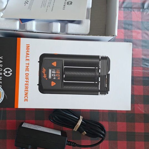 Mighty+Medic vaporizer like new with extra mesh capsules