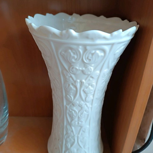 Lenox vase like new, porcelain American
