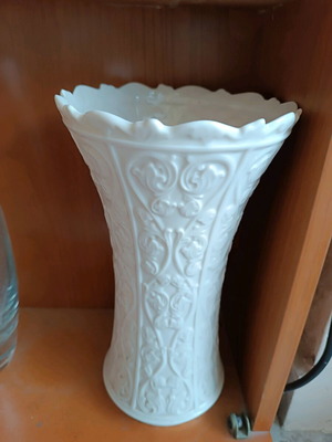 Lenox vase like new, porcelain American